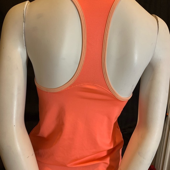 UNDER ARMOUR !! - Picture 6 of 9